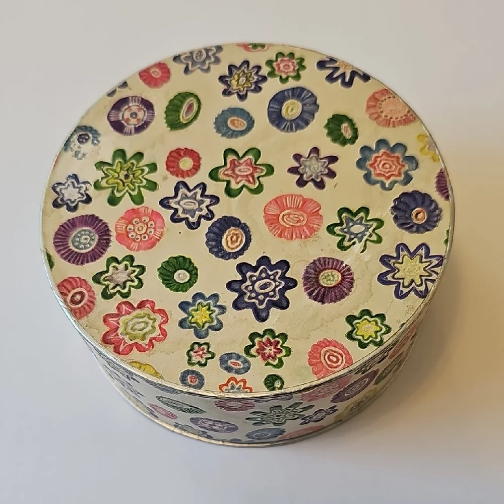 Vintage Elizabeth Arden Mille Fleurs Dusting Powder Box EUC Antique Decor *RARE*